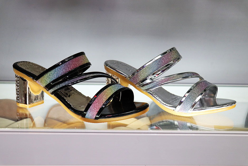 А давайте сходим в... торговый центр «Ся-Ян»