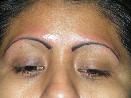 Брови вразлет