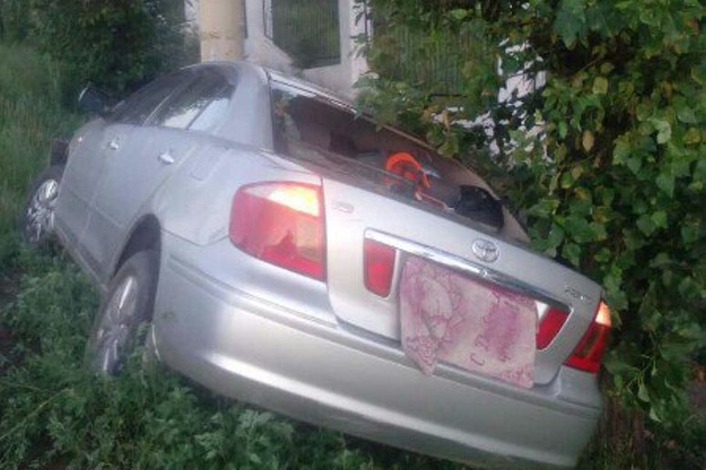 Женщина пострадала во врезавшейся в столб Toyota в Чите