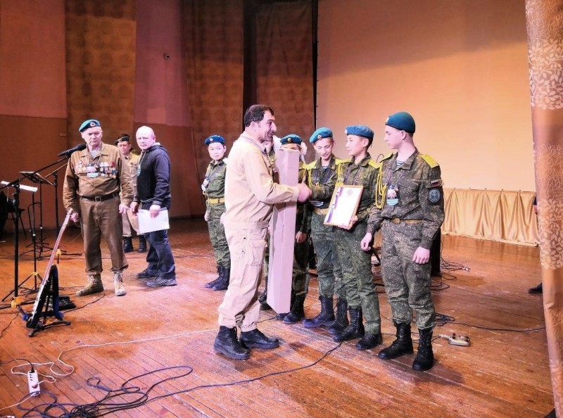 Победителей военно-спортивной игры «Зарница» наградили в Чите