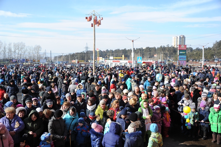 «Экстра» подарила СВЧ-печь автору самых вкусных блинов