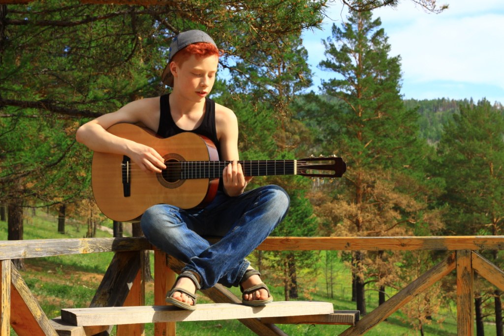 Незабываемое лето для вашего ребенка вместе с «Искрой»