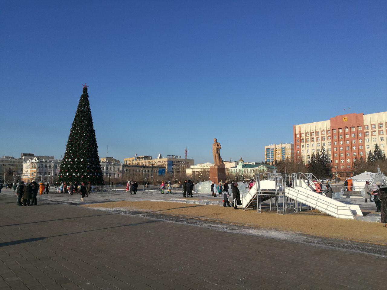 Михалев и Кузнецов не пришли на открытие «позорного» Ледового городка