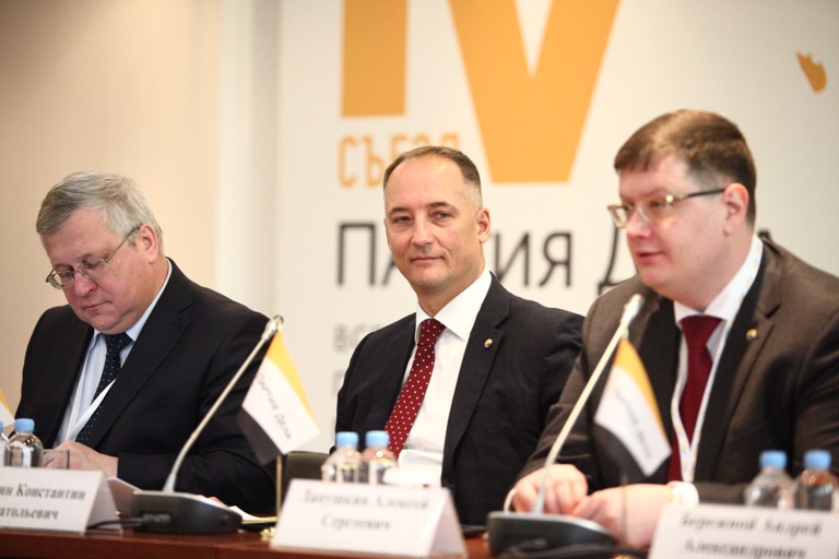 Промышленники, аграрии и военные объединяются в «Партии Дела»