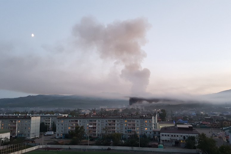 Пожарные потушили бывшее здание музыкальной школы в Чите