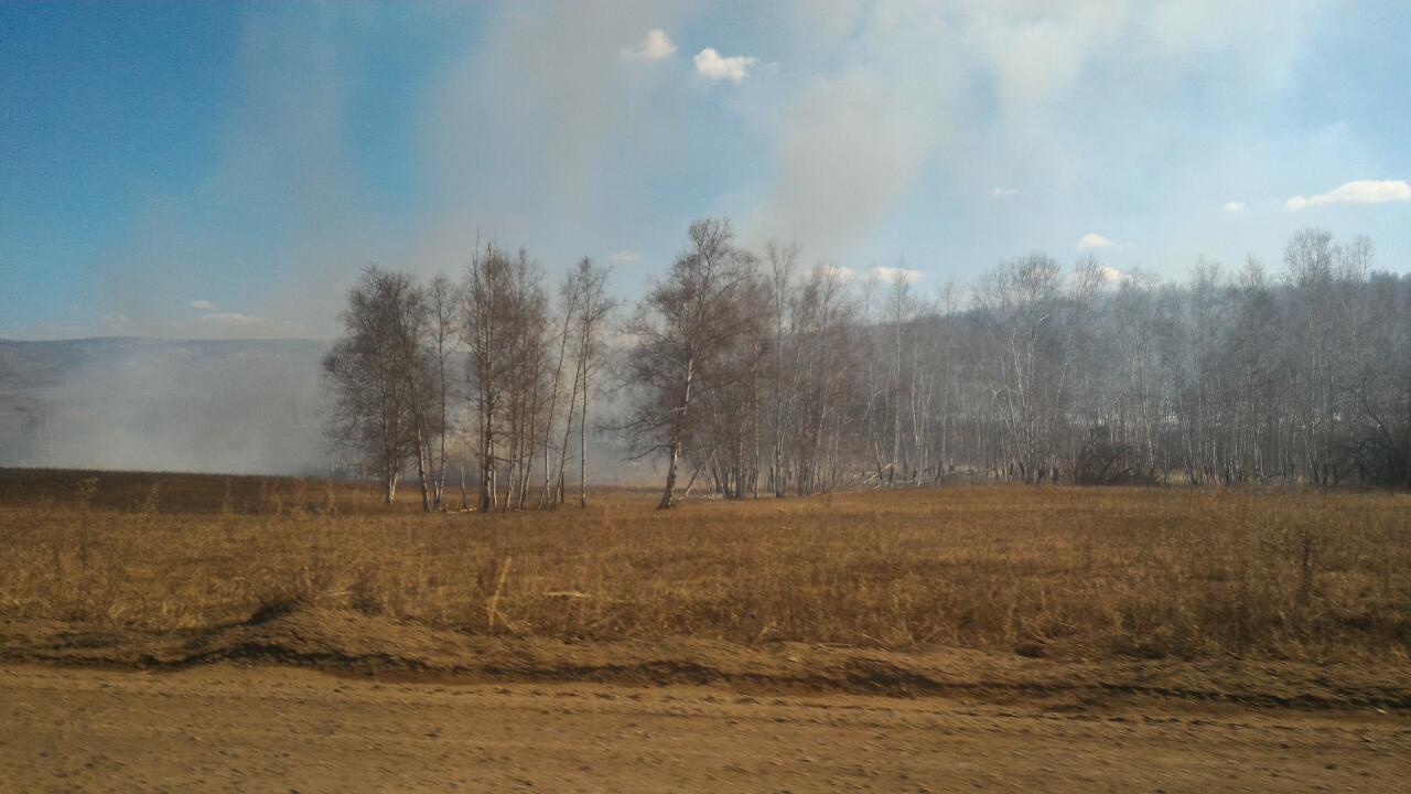 Несколько возгораний действует в Газ-Заводском районе вблизи сел