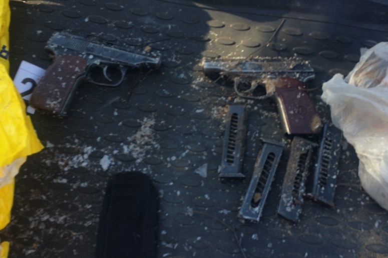 Схроны с оружием нашли у ОПГ, застрелившей предпринимателя в Чите