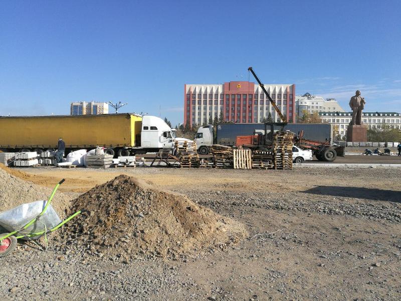Пономаренко пообещал закончить все работы с покрытием пл. Ленина в октябре