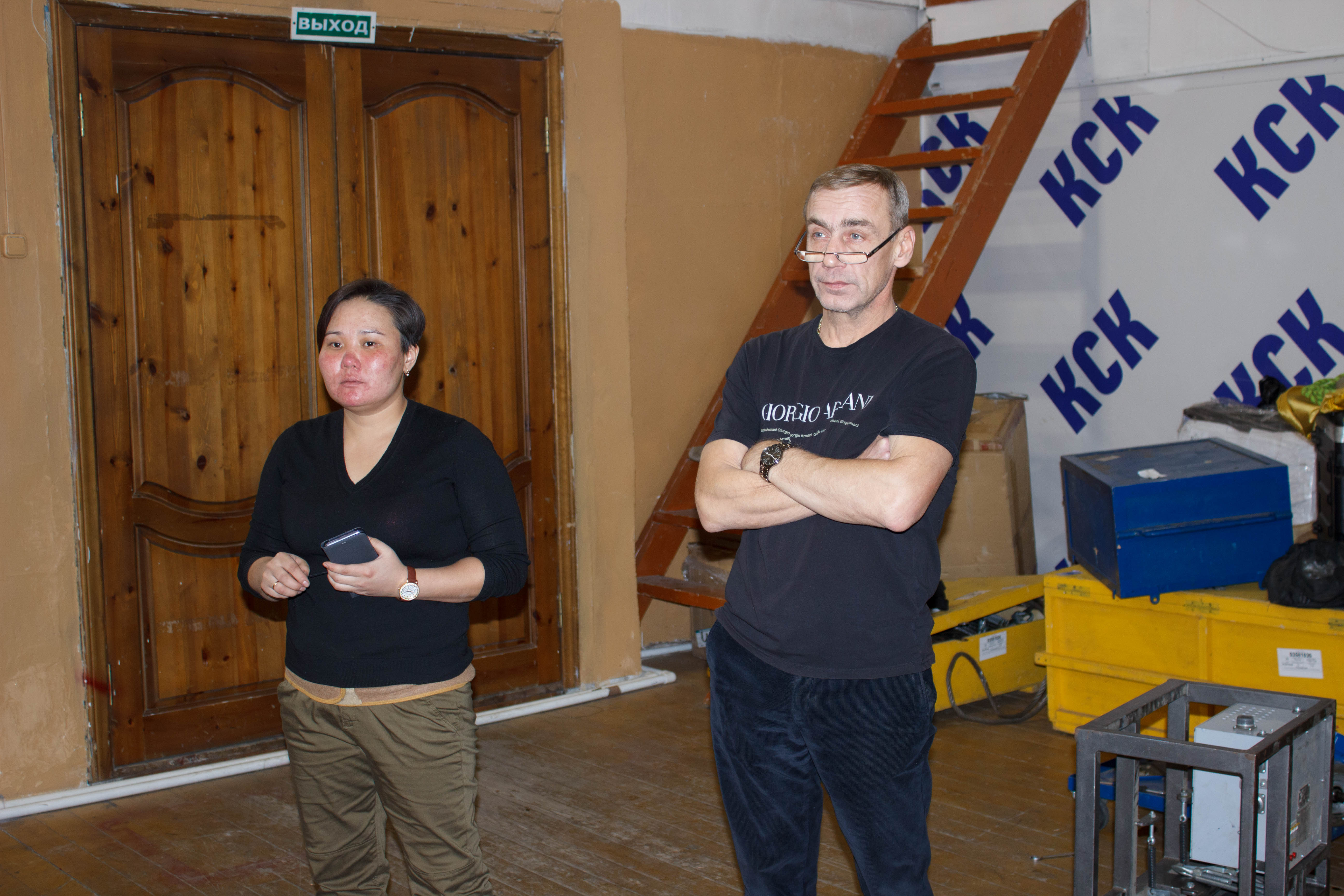 Новый сложный и опасный номер осваивают артисты бурятского цирка