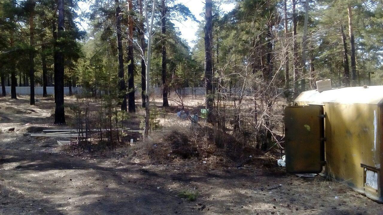 Строители возводят забор на месте будущей лаборатории по опасным болезням в Чите