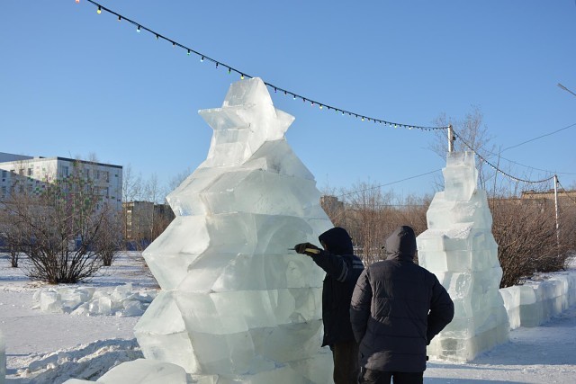 Вандалы сломали фигурки собак в Ледовом городке в Краснокаменске
