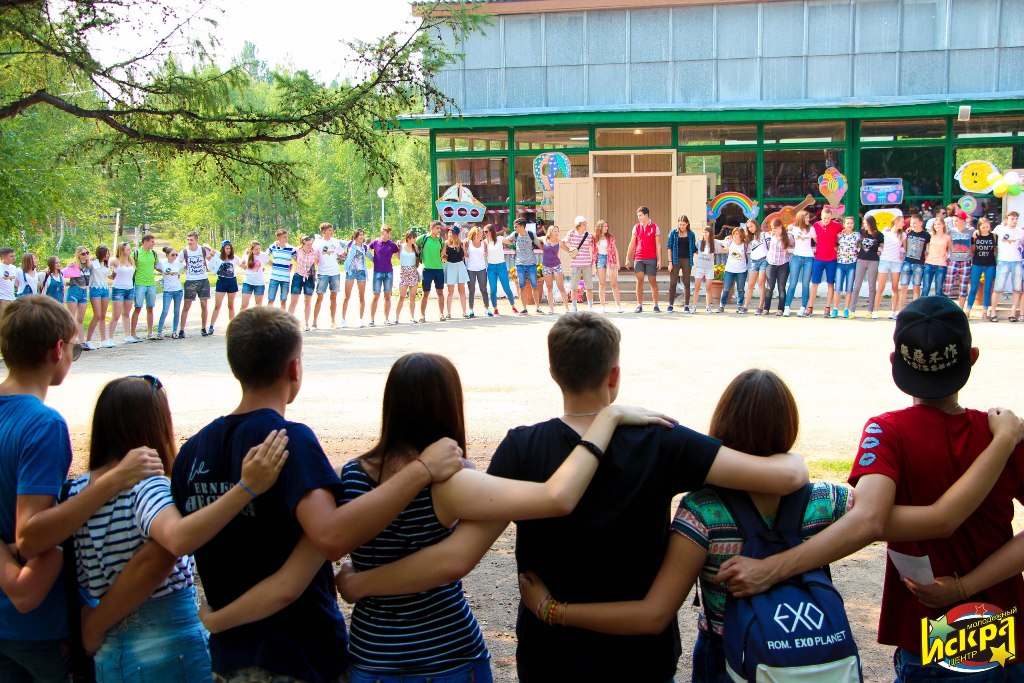 Незабываемое лето для вашего ребенка вместе с «Искрой»