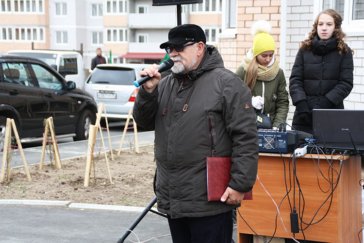 Обманутые дольщики получили ключи от квартир в новостройке от компании «РУС»