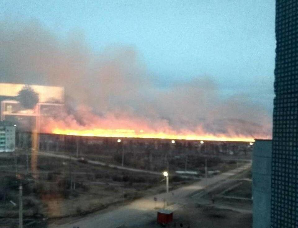 Жители Жирекена рассказали о подошедшем вплотную к посёлку пожаре
