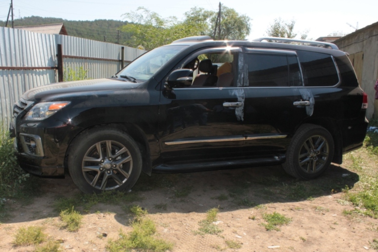 Полицейские нашли угнанный в Чите Lexus стоимостью 5 млн р