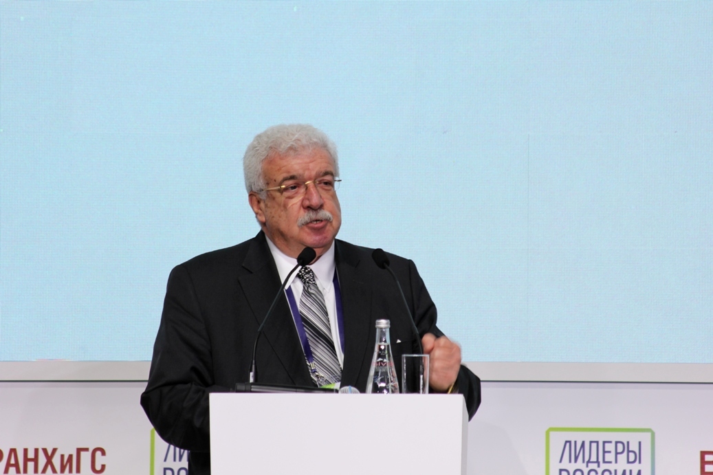 Лидер, «миллионер», филантроп