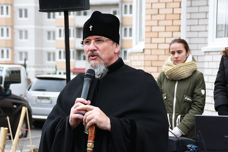 Обманутые дольщики получили ключи от квартир в новостройке от компании «РУС»