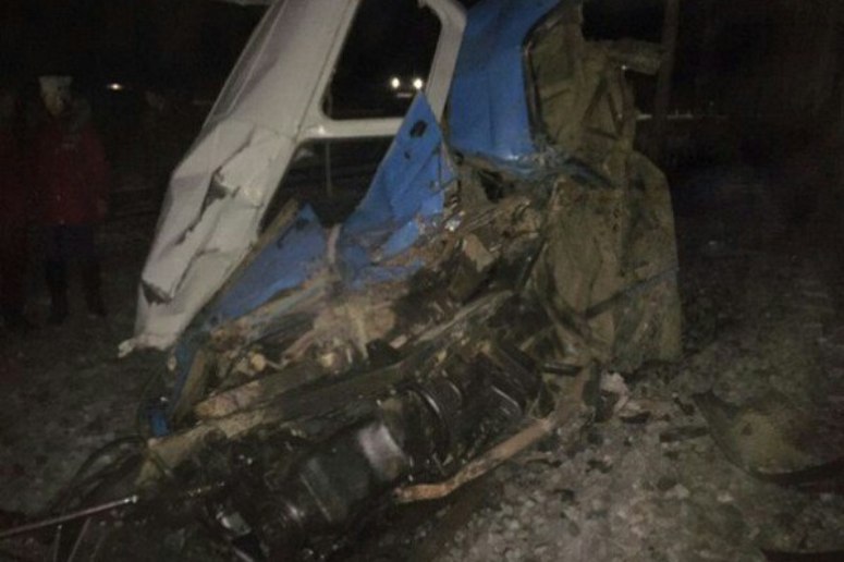 Водитель УАЗ погиб в столкновении с грузовым поездом в Забайкалье