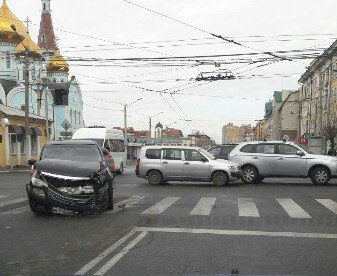 Два ДТП произошли в Чите на перекрестке с неработающим светофором