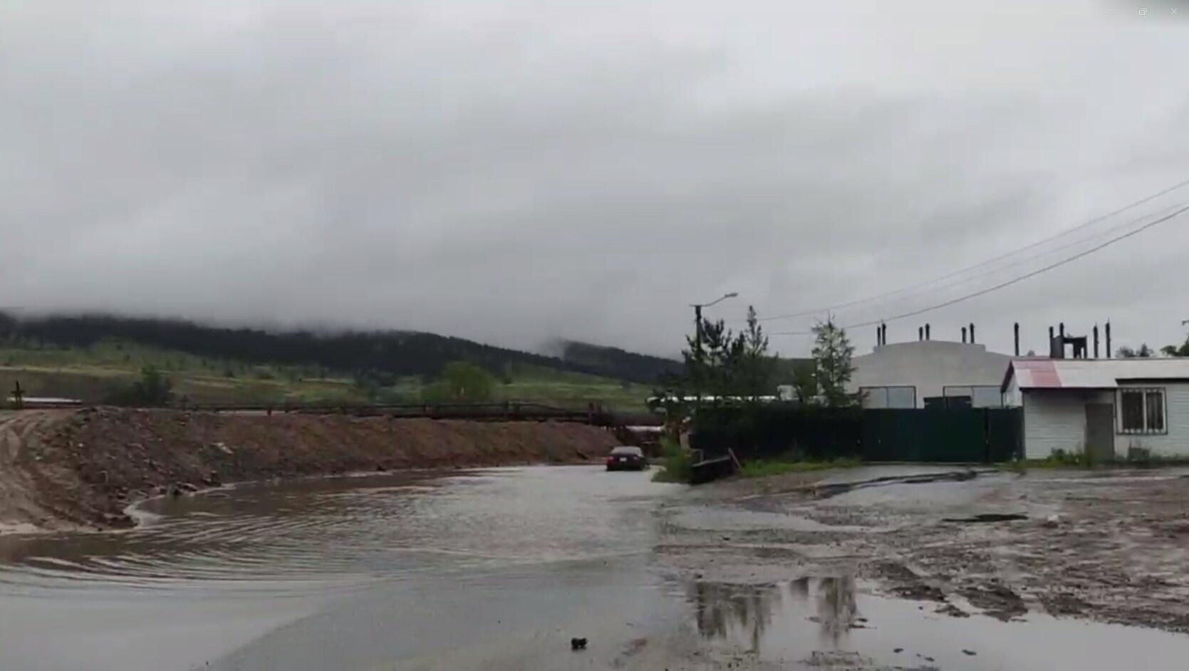 Улица в Ингодинском районе превратилась в озеро