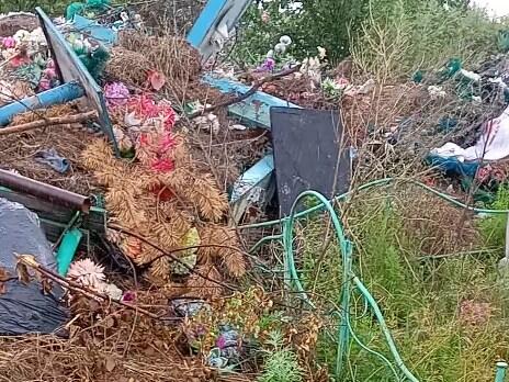 Кладбище в Шилке зарастает стихийными свалками