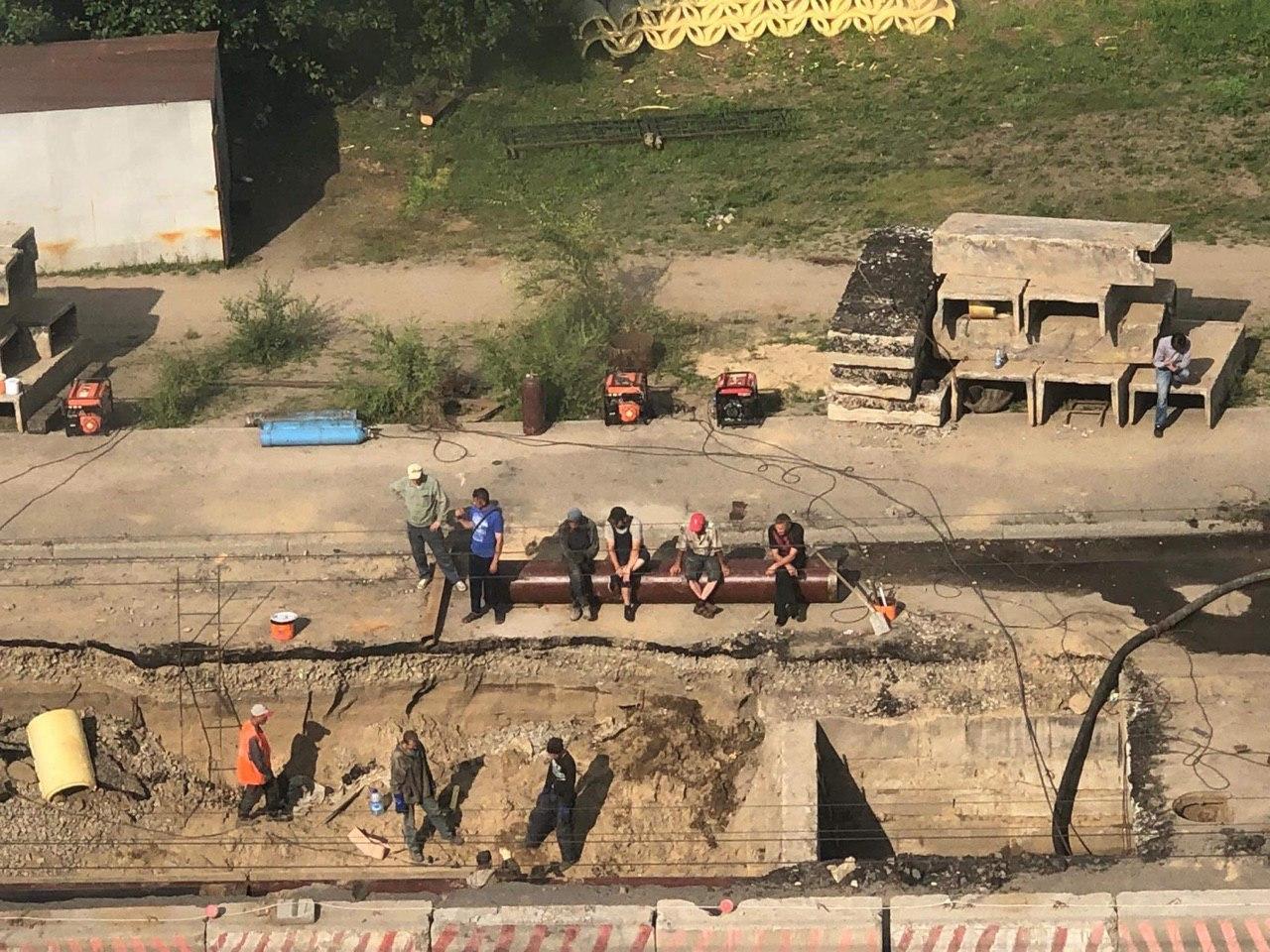 Читинцы возмущены тем, что работники ТГК-14 отдыхают на раскопках на ул. Красной звезды