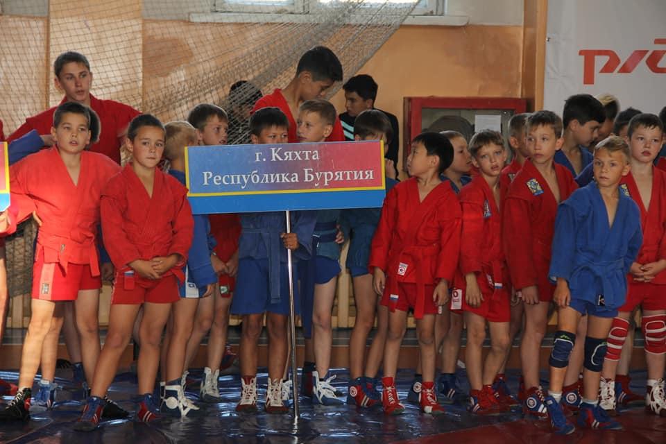 Открытие турнира по борьбе самбо среди детей и юношей состоялось в Чите