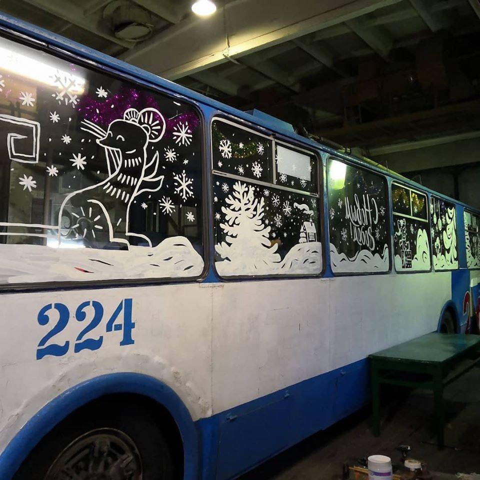 Новогодний троллейбус впервые запустили в Чите