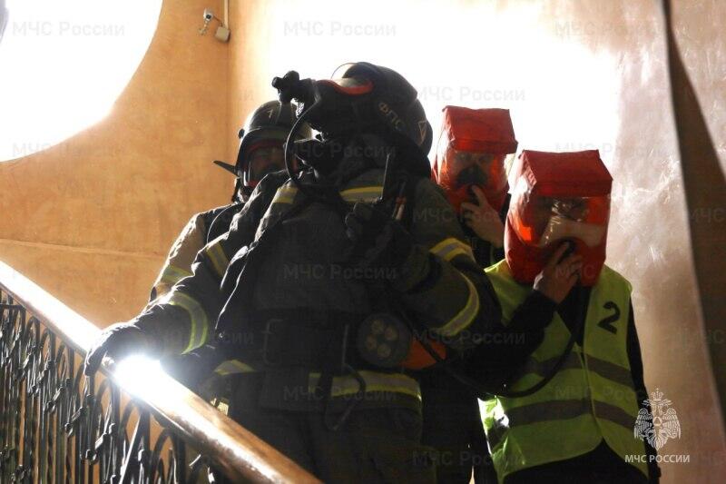 Пожарно-тактические учения прошли в администрации Читы