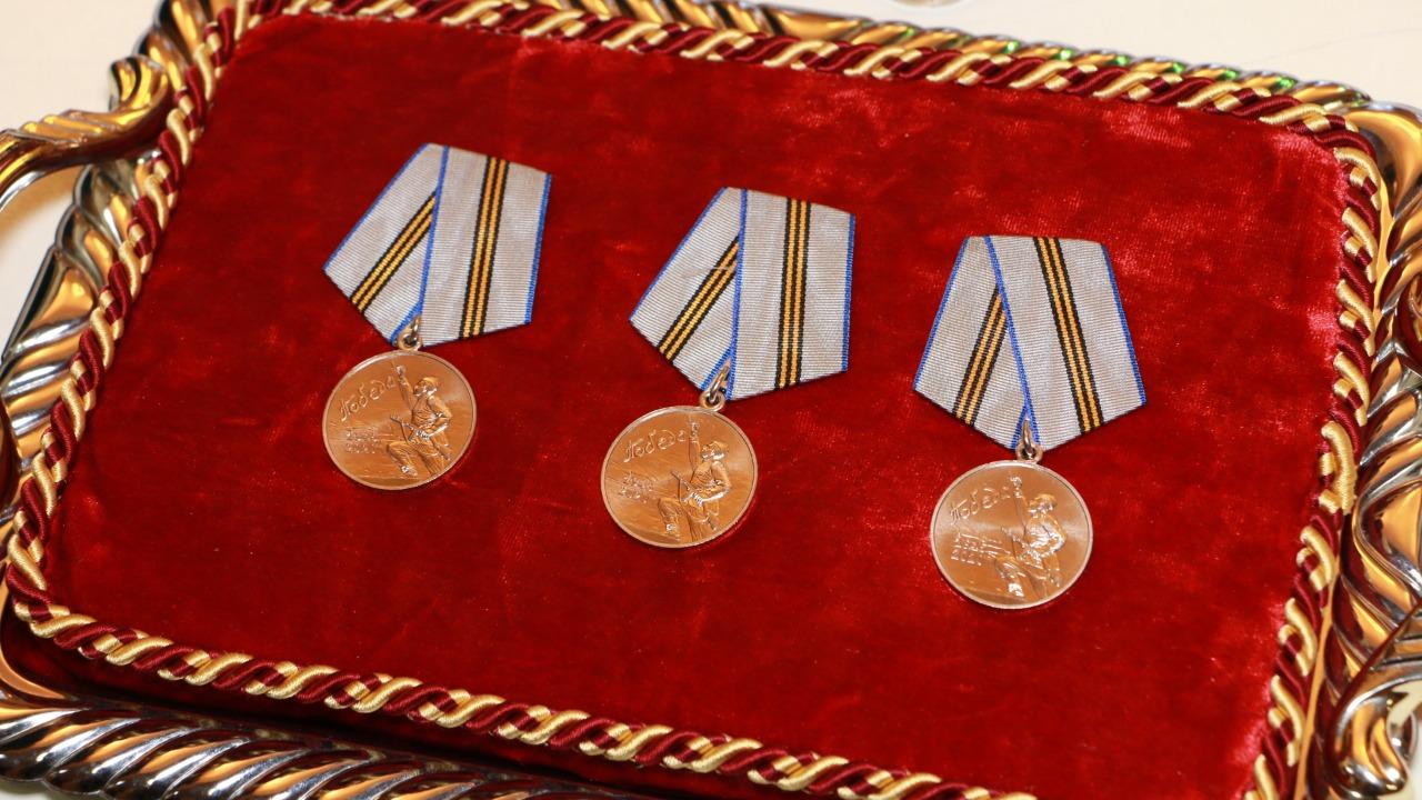 Осипов вручил участникам ВОВ юбилейные медали