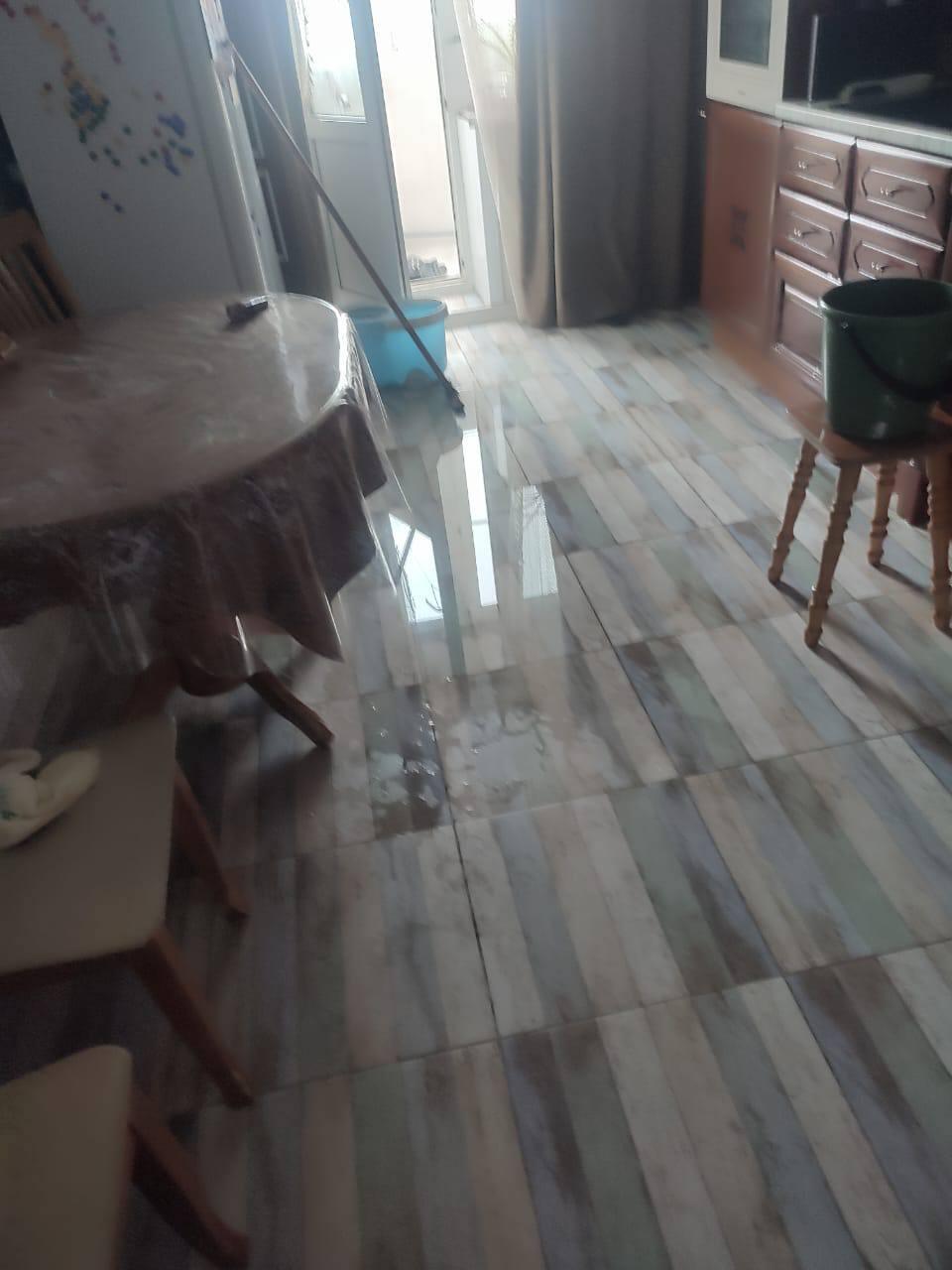 Квартиры в домах на КСК топит из-за дождя