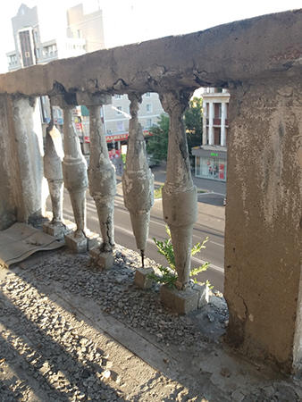 Фонд капремонта собирается отремонтировать несуществующие балясины на ул. Ленина в Чите