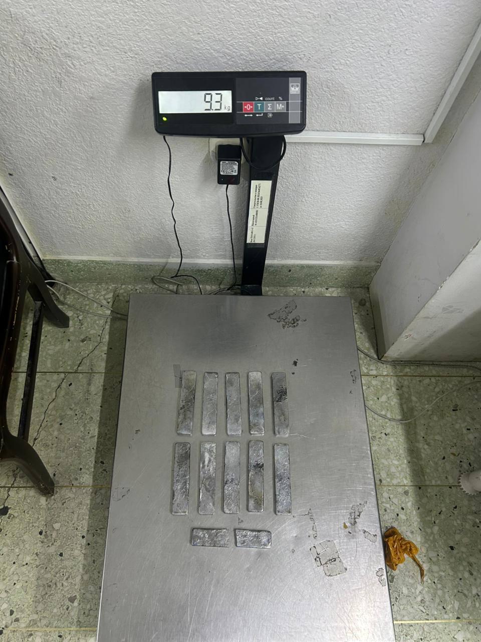 Водитель автобуса пытался вывезти золотые слитки из Забайкалья