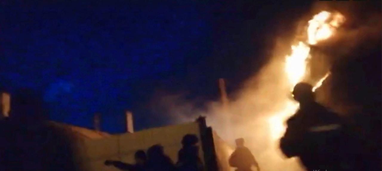 Огнеборцы потушили пожар в деревянном доме на ул. Комсомольской в Чите