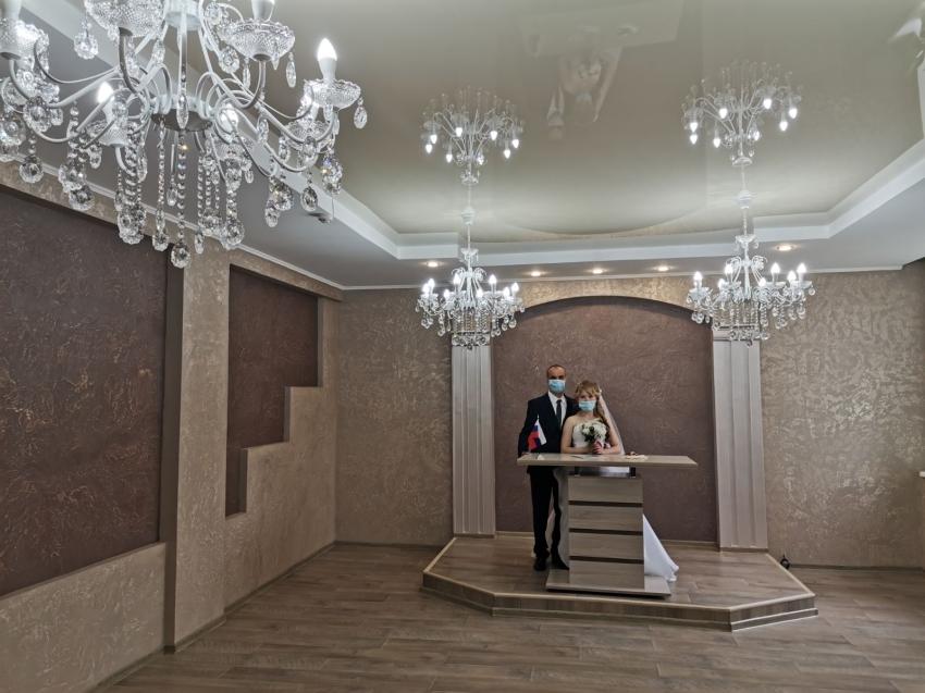 Первая свадьба состоялась в отремонтированном зале Балейского ЗАГСа