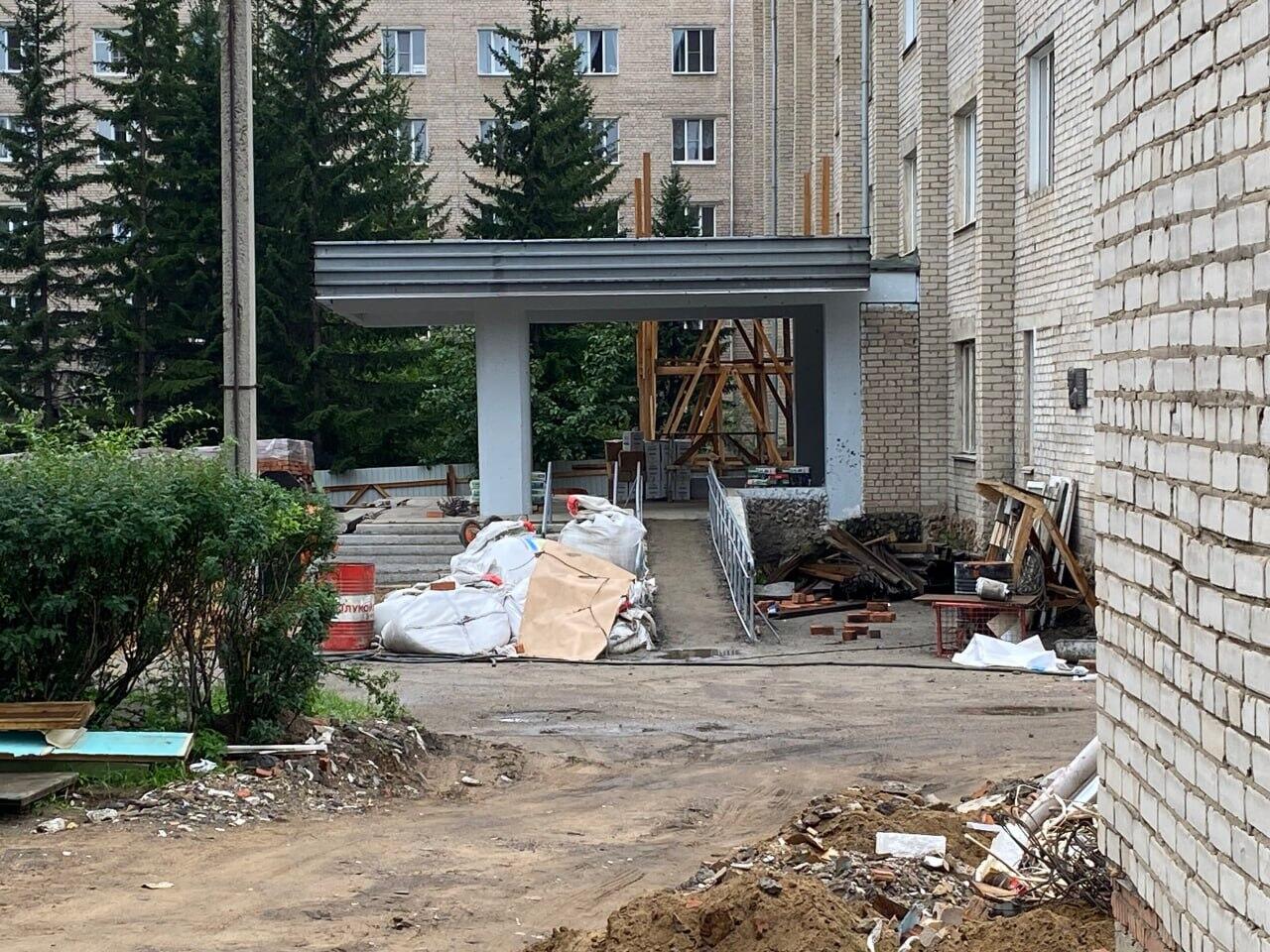 В Чите капремонт краевой больницы отстаёт на 40 дней