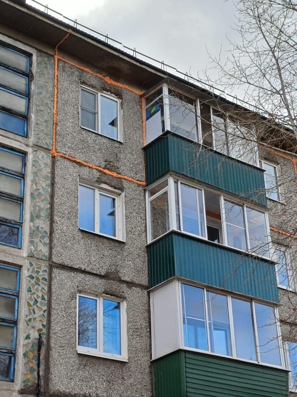 В Чите жители дома на Силикатной замерзают и борются с нашествием тараканов