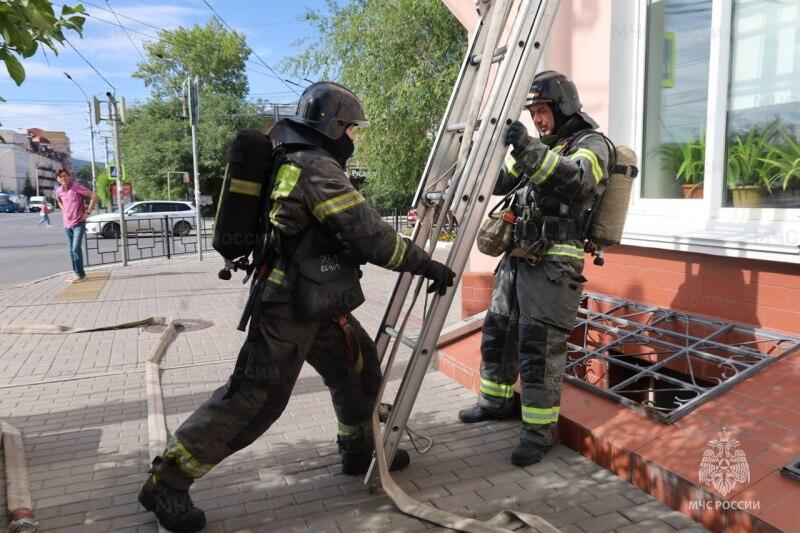 Пожарно-тактические учения прошли в администрации Читы