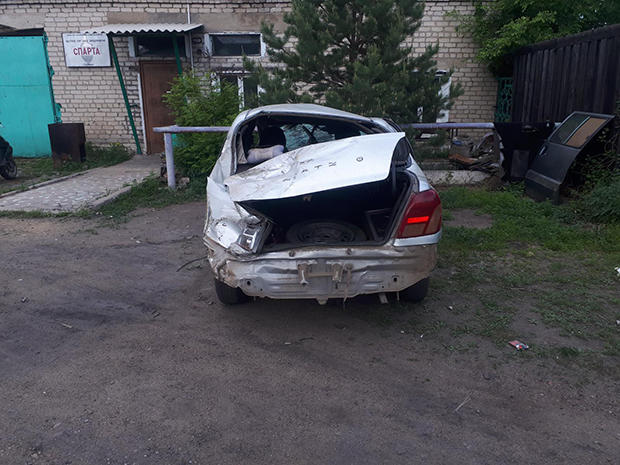 Пассажир пострадал в перевернувшейся Toyota Platz возле Кокуя