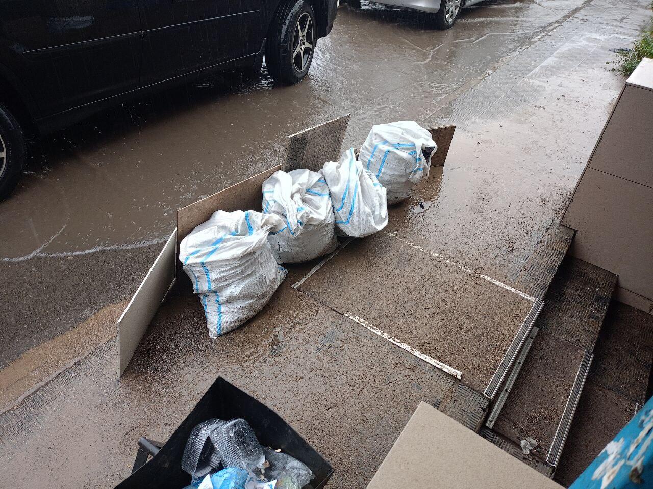 Многолетняя лужа вновь образовалась на Острове