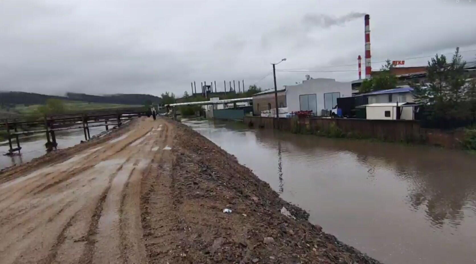 Улица в Ингодинском районе превратилась в озеро
