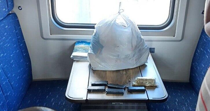 В Могоче полицейские поймали контрабандистов с драгоценными слитками