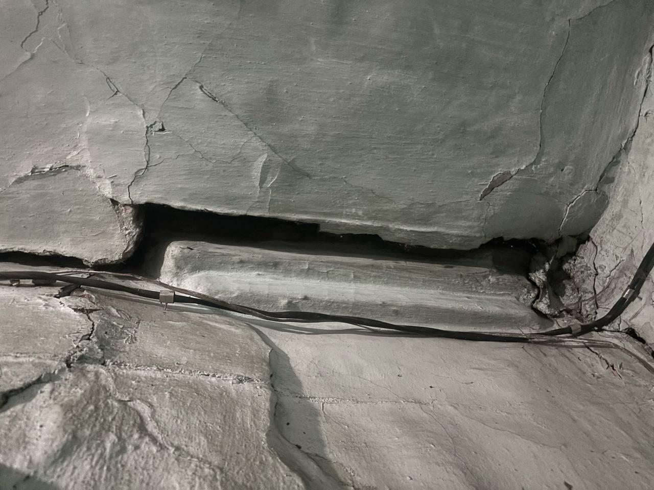 Жители аварийного дома в Чите: «у нас уже падает потолок»