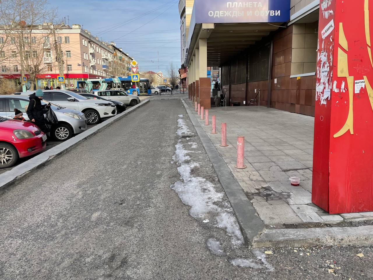 Пожаловаться на парковку на тротуаре