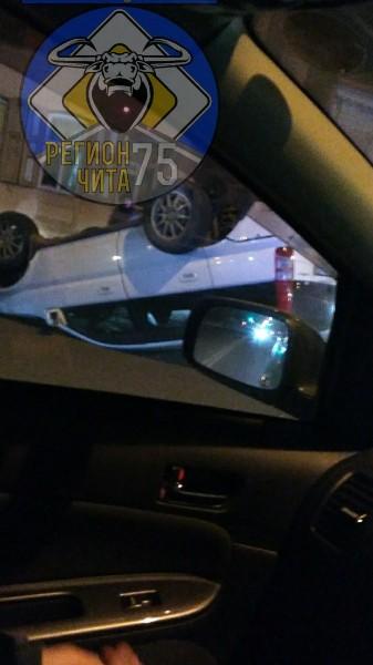 Пьяный водитель перевернулся в центре Читы