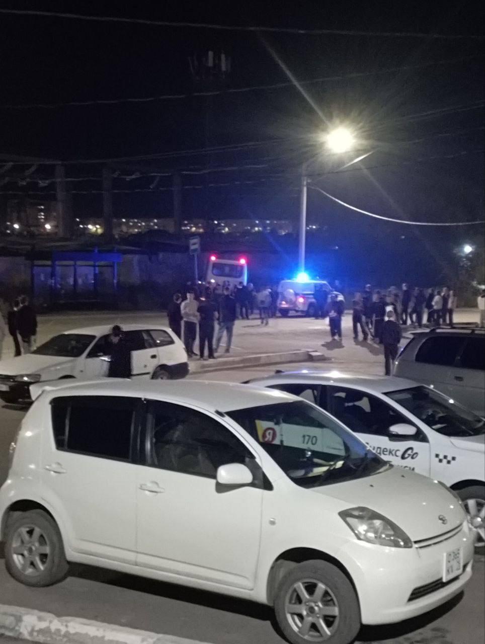 В Чите маршрутка повредила припаркованные машины