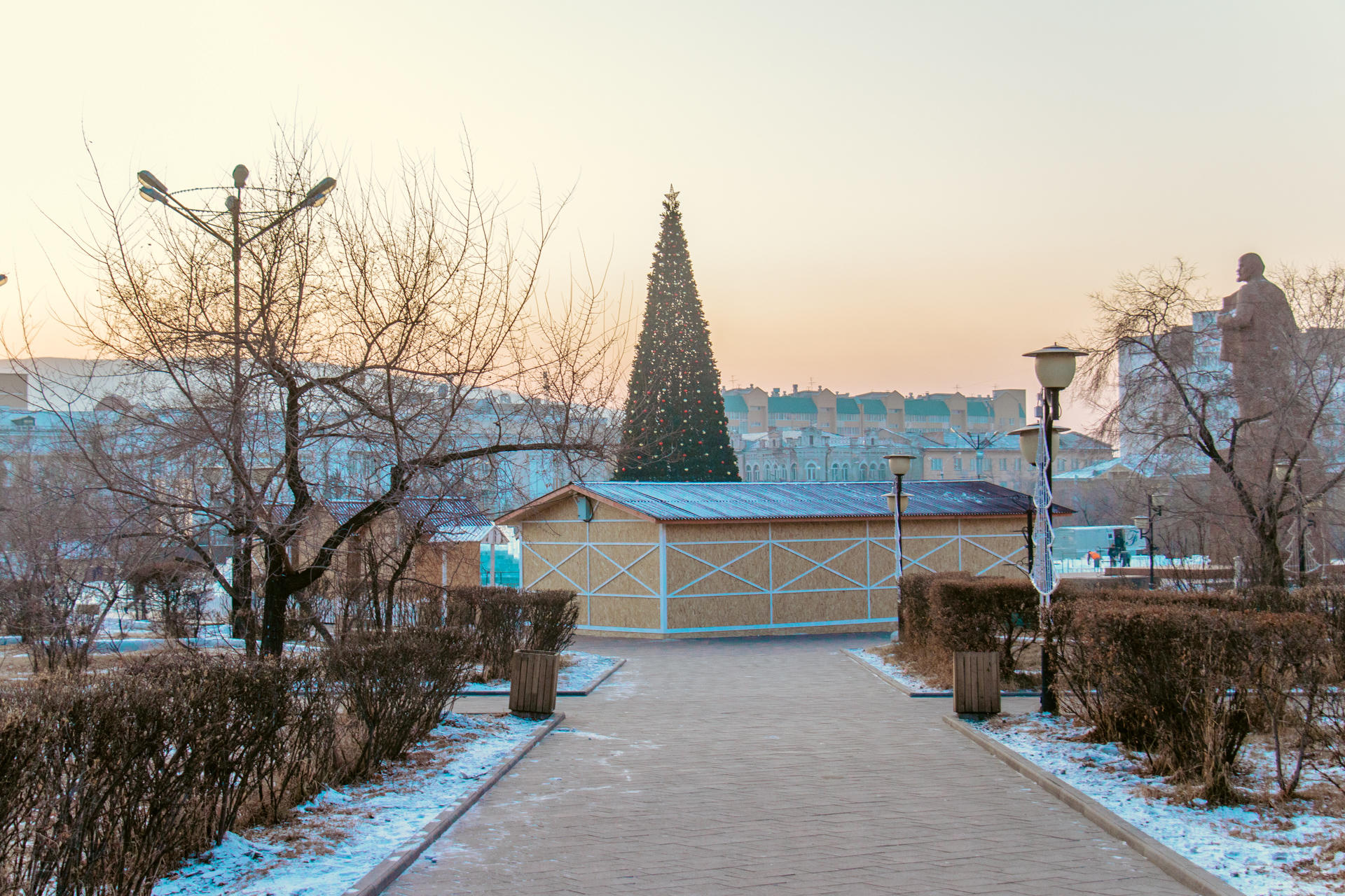 Царит ли в Чите «новогодняя атмосфера»? Проверим