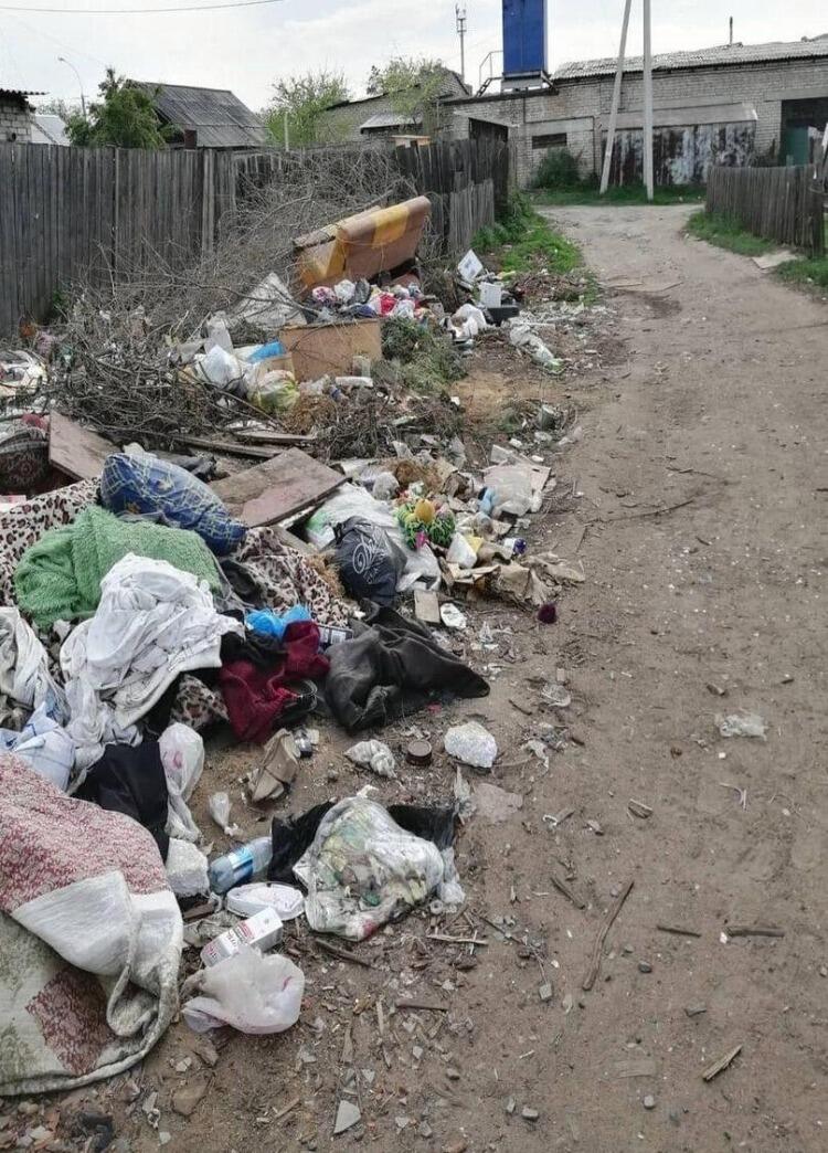 Свалка по улице Геодезическая образовалась из-за отсутствия мусорных контейнеров