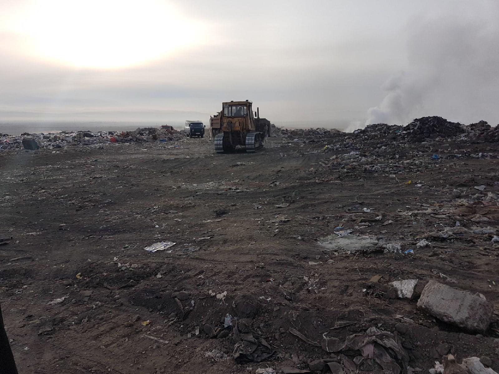 Площадь пожара на городской свалке в Ивановке составляет около 1,5 га