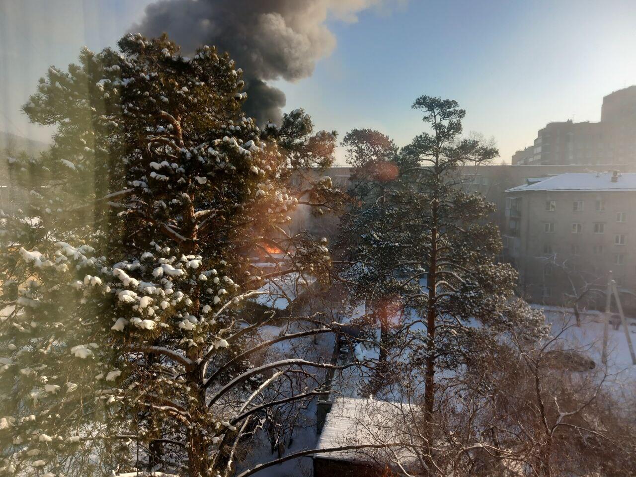 В Чите на улице Матвеева начался пожар
